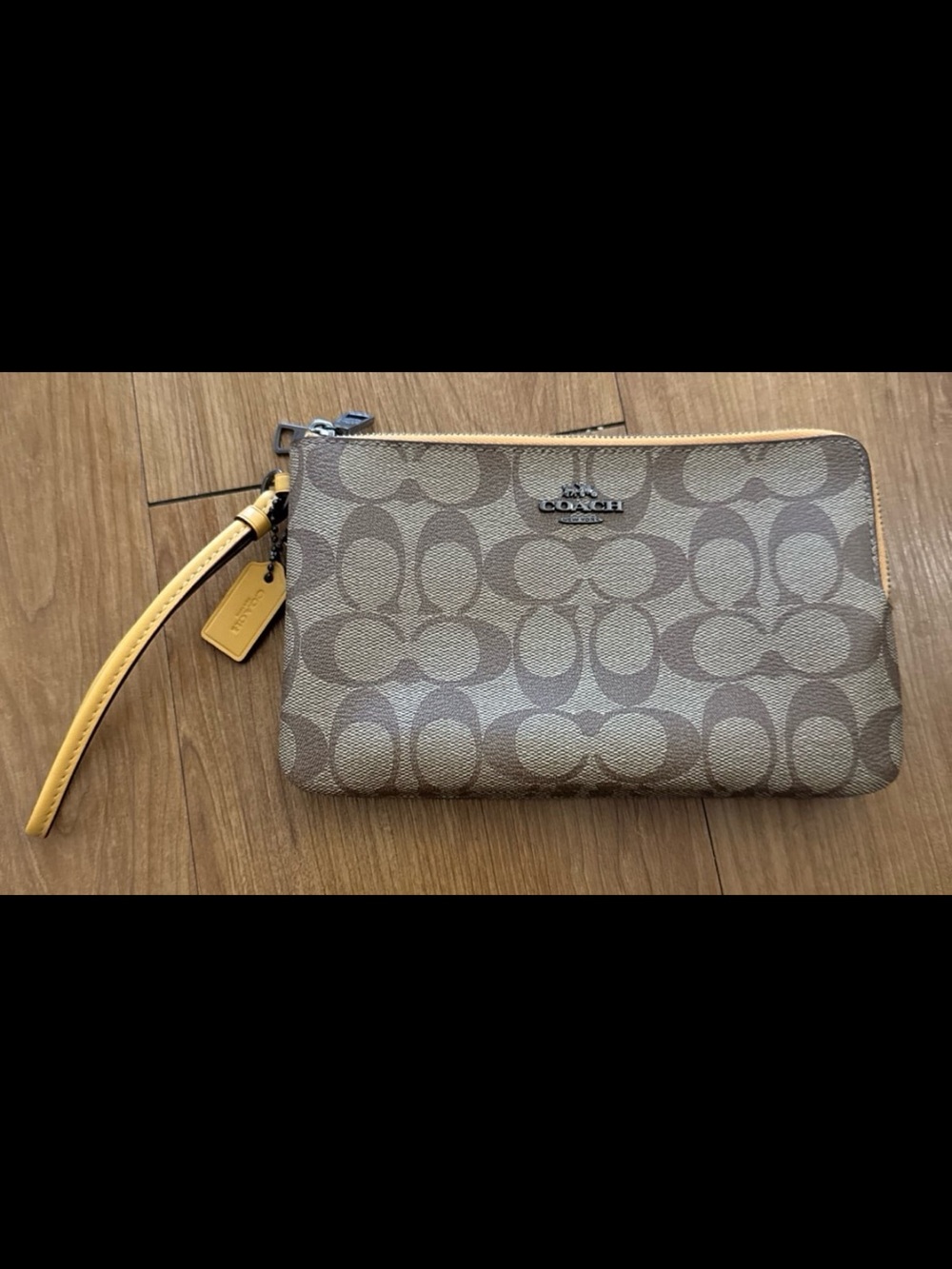 Coach Signature Wristlet Zipper Yellow Wallet